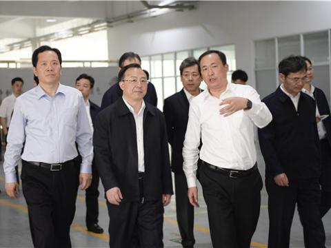 江苏省省长吴政隆光临菠菜担保网集团走访调研